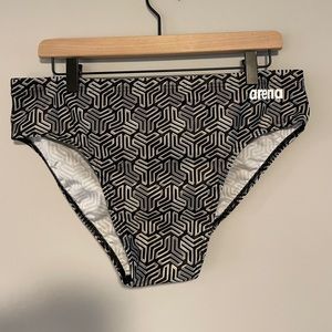 Arena Men’s Kikko Max Life Brief Swimsuit Size 42 Black